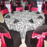 Damask tablecloths and overlays are becoming the new trend.